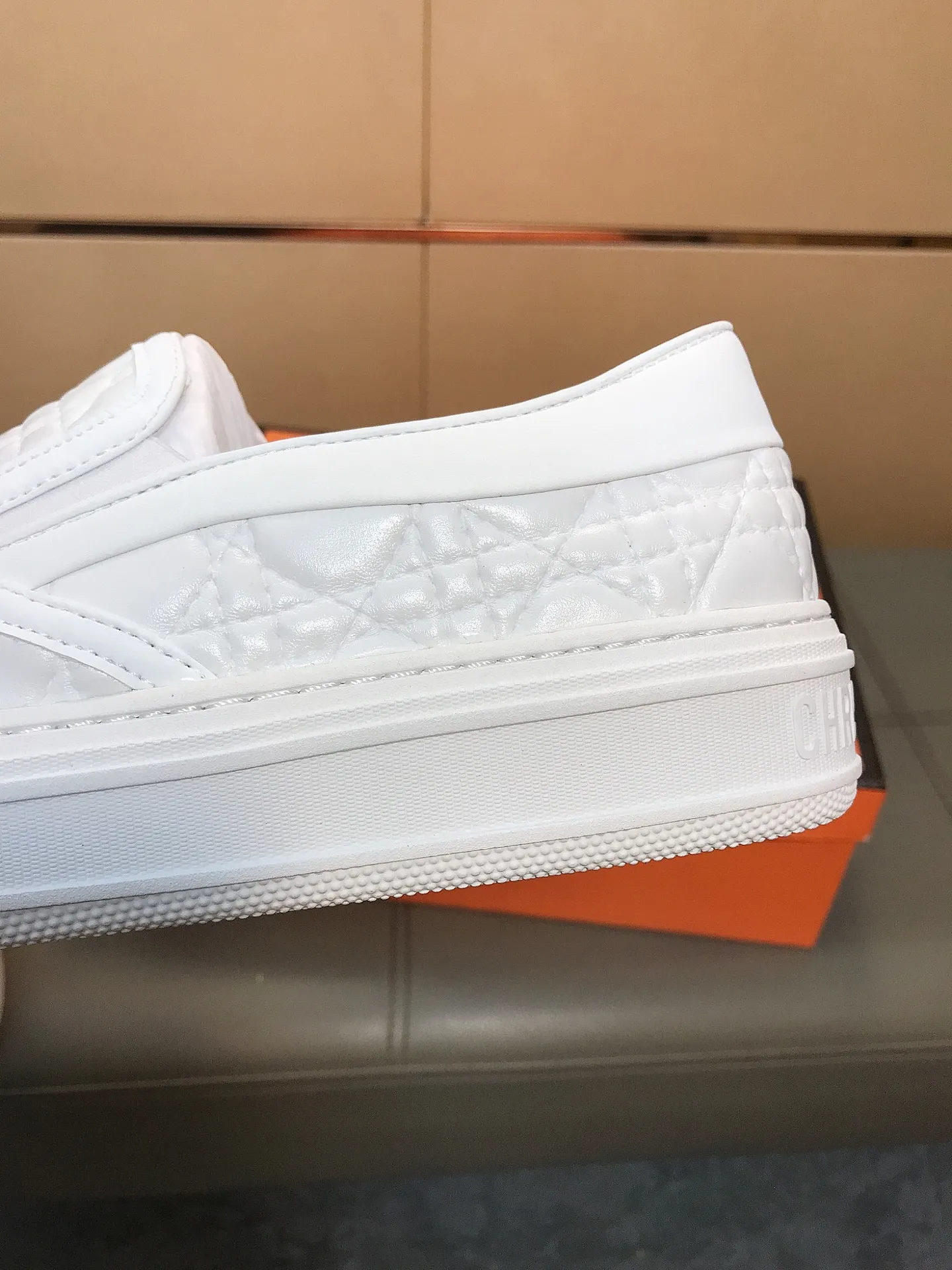 Factory price 400 🔥🔥 (Dior) new men's casual sports shoes 👣 Full of charm, luxury style gentleman's shoes Upper: Made of embossed cowhide imported from Italy, breathable leather lining. Brand wear-resistant soles; with classic logo💋The whole pair of shoes is fashionable and casual without losing high-end style🎈🎈Size: 39-44 (45.46 can be customized)
